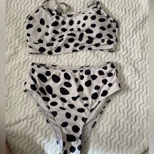 Cute cow print blank and white swimsuit 2piece size small